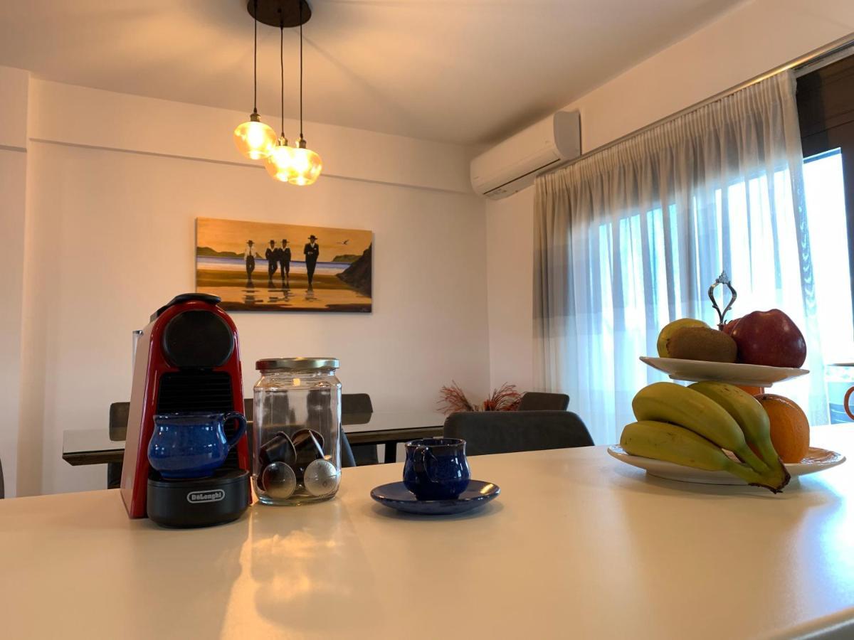 Angela Apartments Kato Daratso Luaran gambar