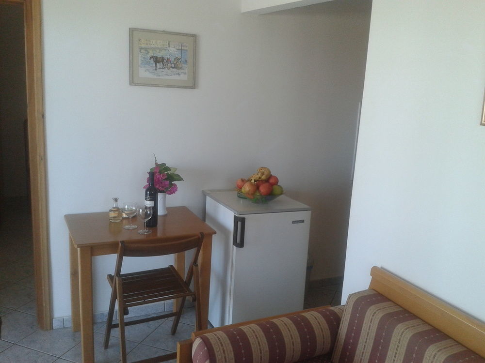 Angela Apartments Kato Daratso Luaran gambar
