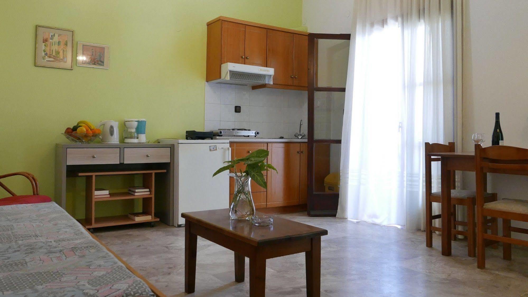 Angela Apartments Kato Daratso Luaran gambar