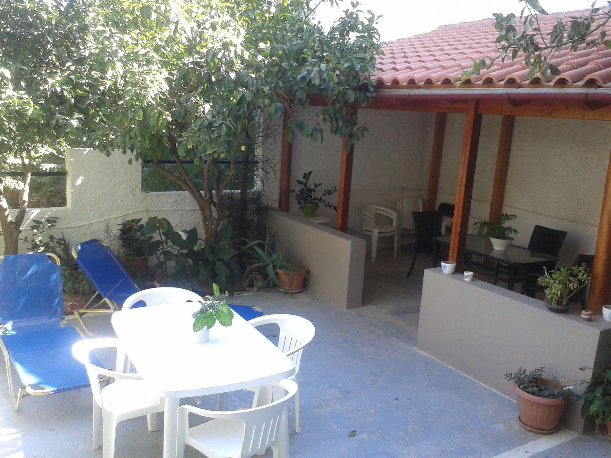 Angela Apartments Kato Daratso Luaran gambar