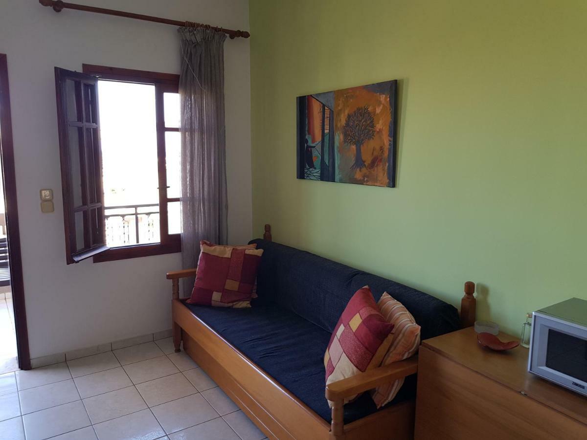 Angela Apartments Kato Daratso Luaran gambar