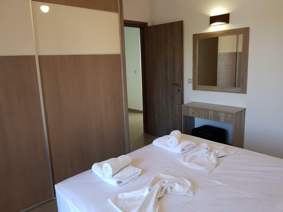 Angela Apartments Kato Daratso Luaran gambar